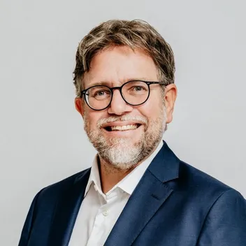 Dr. Nicolas Roessler